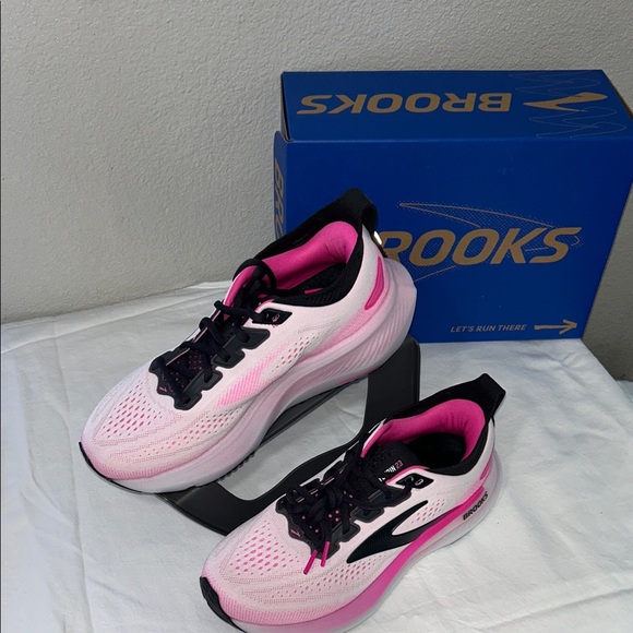 Brooks Women's Glycerin 23 in Pink and Black - Picture 3 of 9